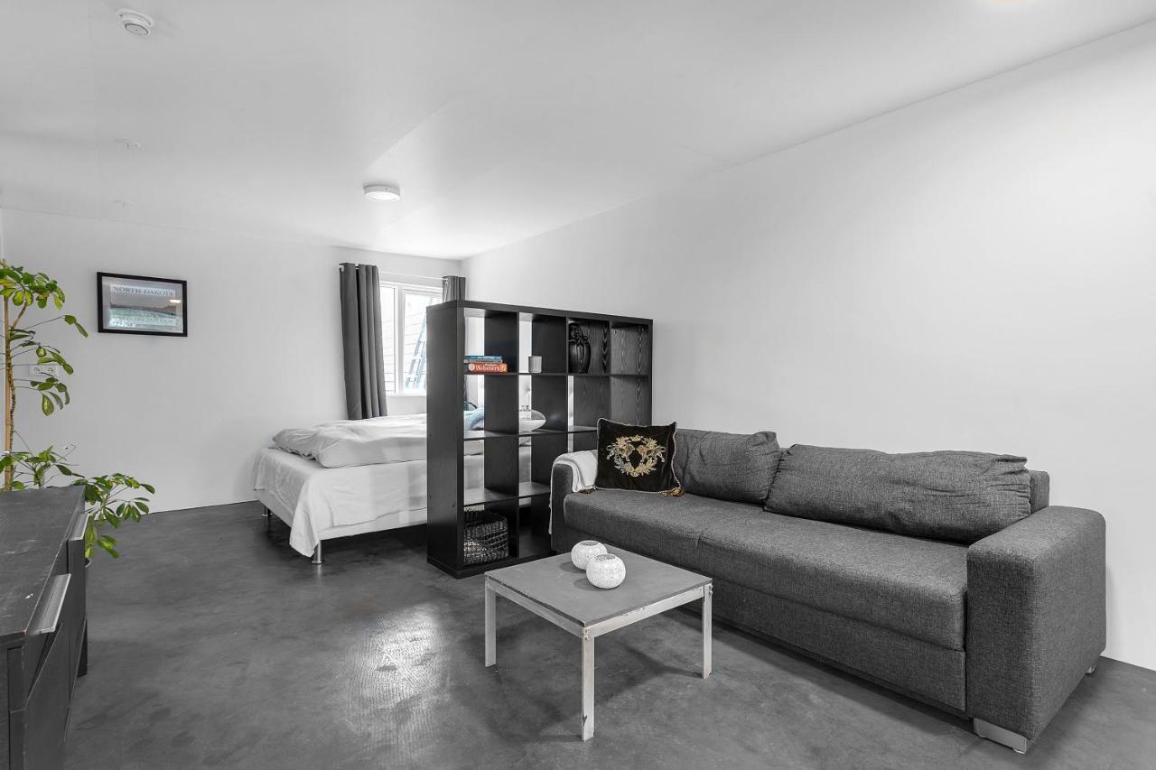 Lovely Studio Apartment With Hot Tub Рейкьявик Экстерьер фото